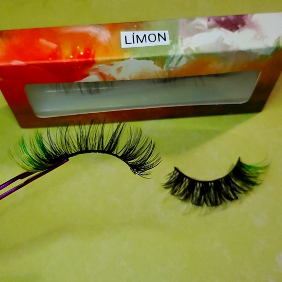 Lashes - Picture 2 of 2